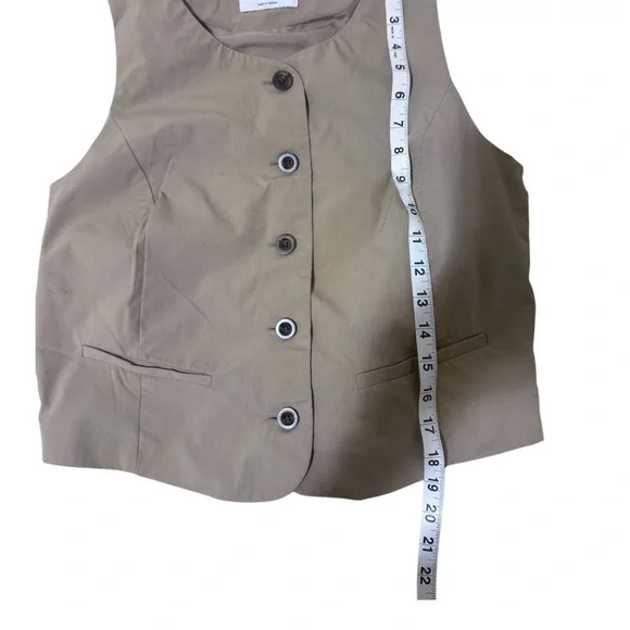 Old Navy Beige Buttoned Vest - Picture 5 of 7